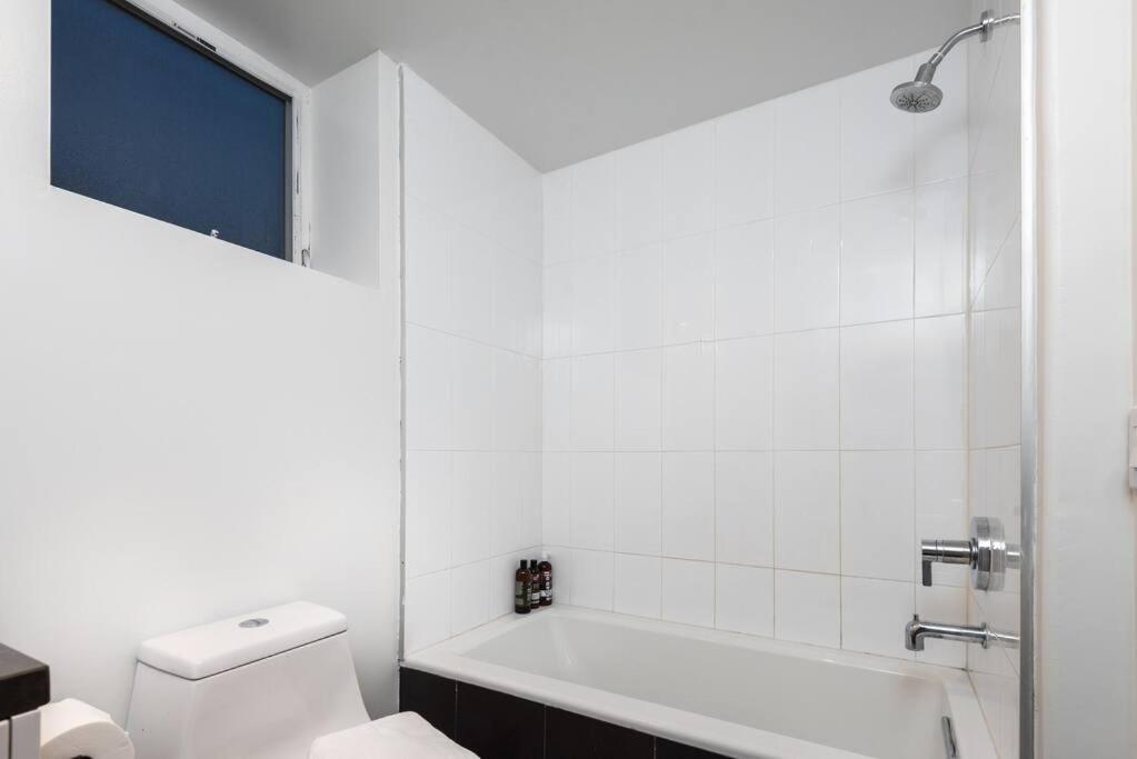 Chic And Elegant 2-Bedroom Haven W/ Roof Deck Los Angeles Exteriör bild