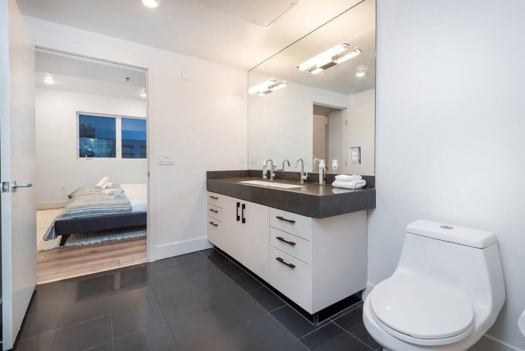 Chic And Elegant 2-Bedroom Haven W/ Roof Deck Los Angeles Exteriör bild